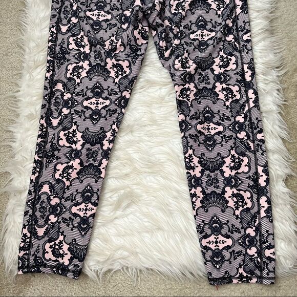 Fabletics High-Waist Printed PowerHold 7/8 Legging - Picture 7 of 9